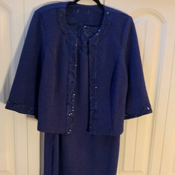 Woman 2 Piece Elegant Jacket Dress - Picture 1 of 7